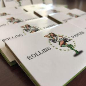 rolling papers pinup